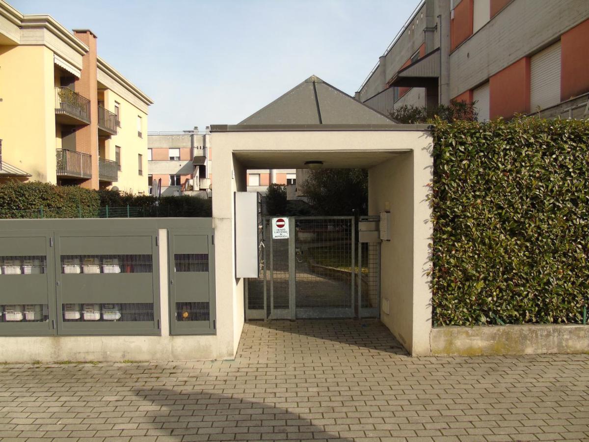 Готель Casa Leonardo Airport Azzano San Paolo Екстер'єр фото